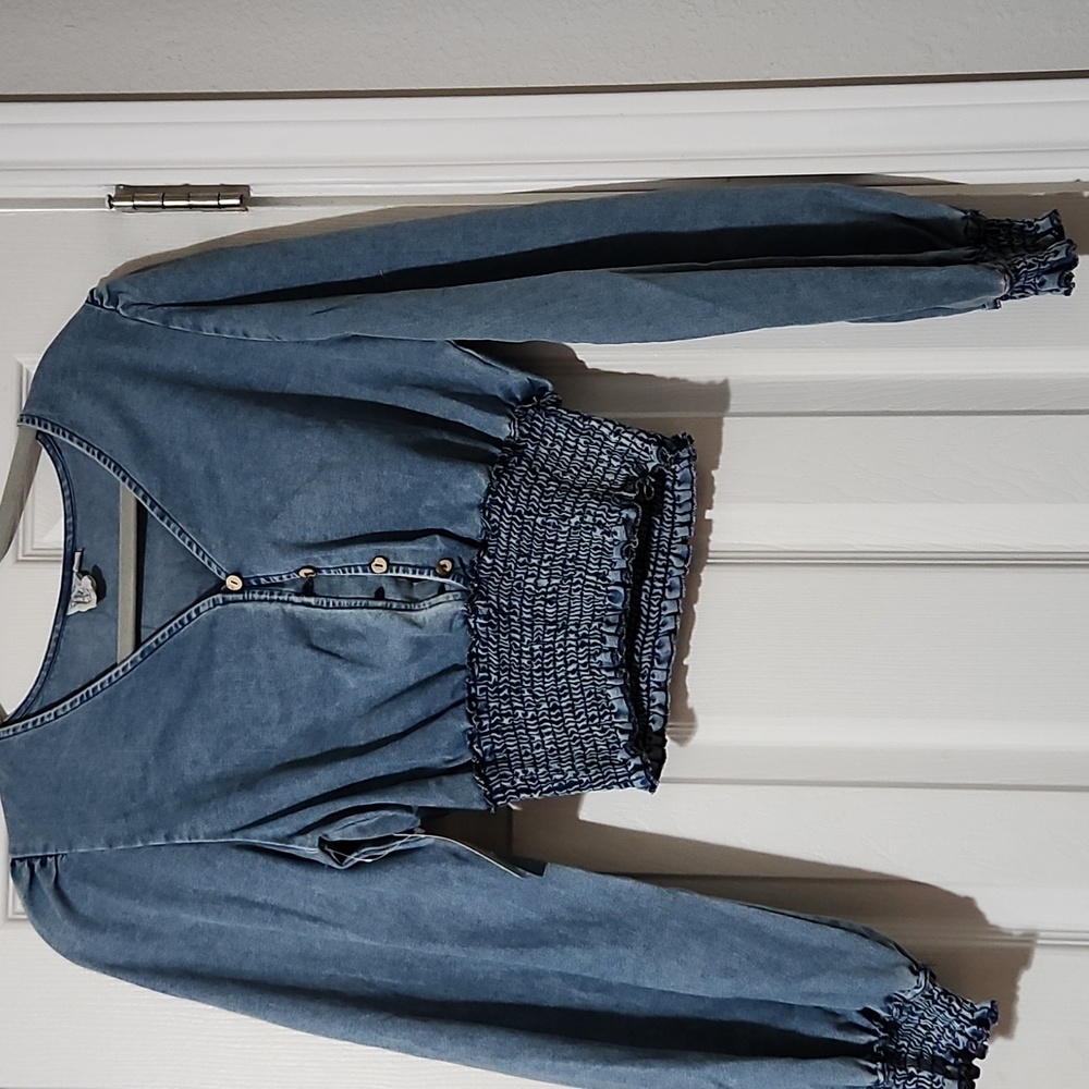 Cropped denim top